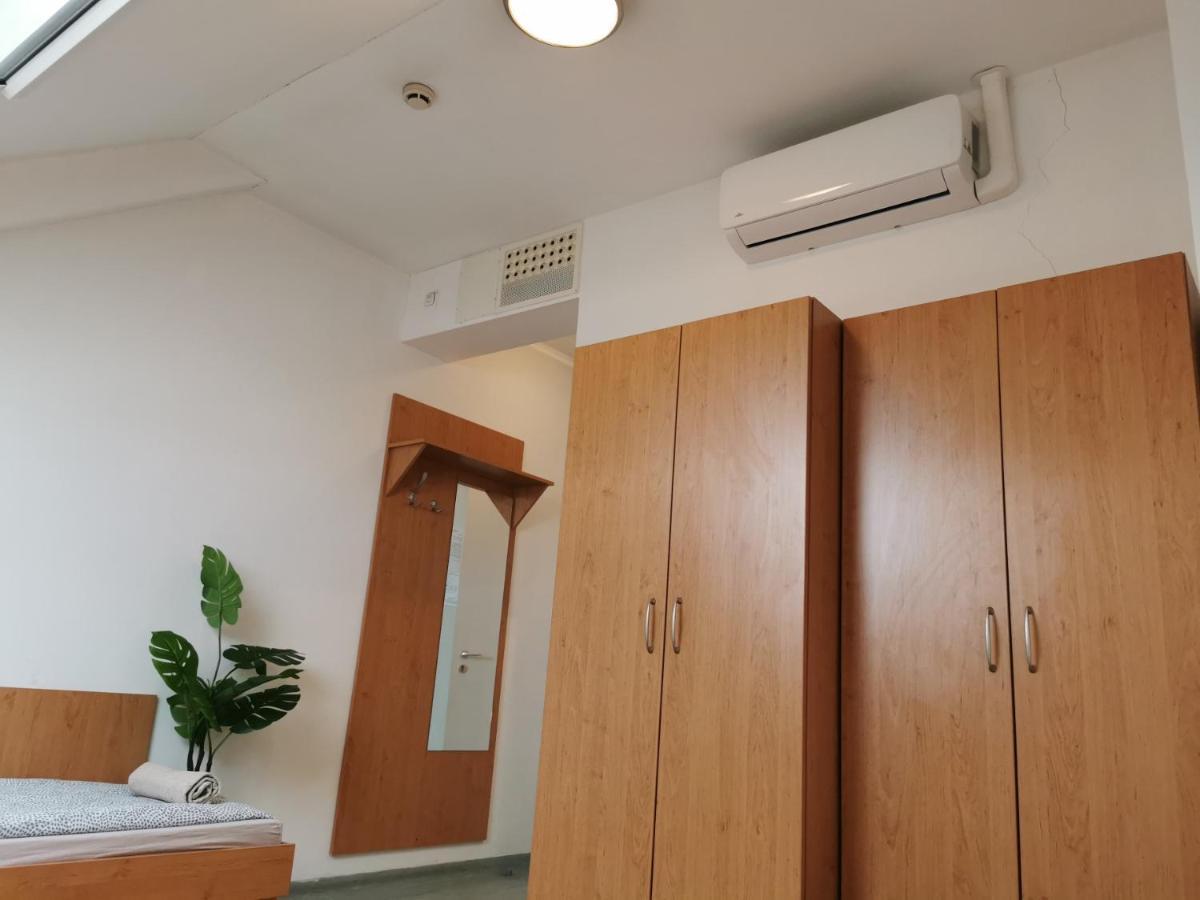 Hid Ifjusagi Szallo Vandrarhem Dunaújváros Exteriör bild